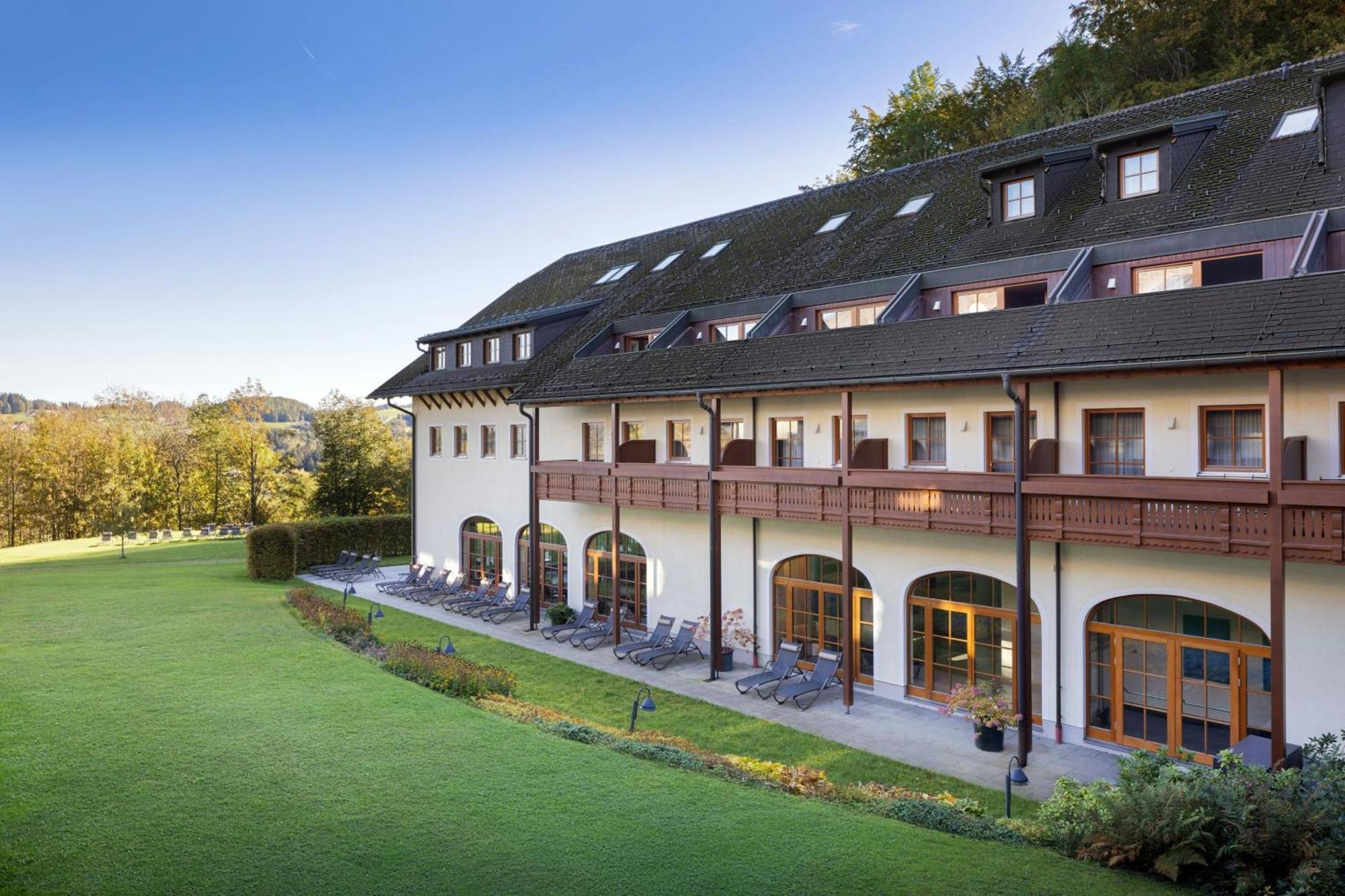 Arabella Jagdhof Resort Am Fuschlsee, A Tribute Portfolio Hotel Hof bei Salzburg Exterior photo
